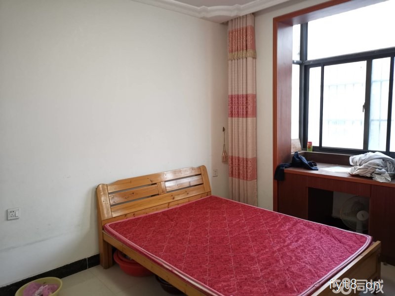 诚心出售 欧陆花苑 满五年 可随时过户 可以按揭 采光极好