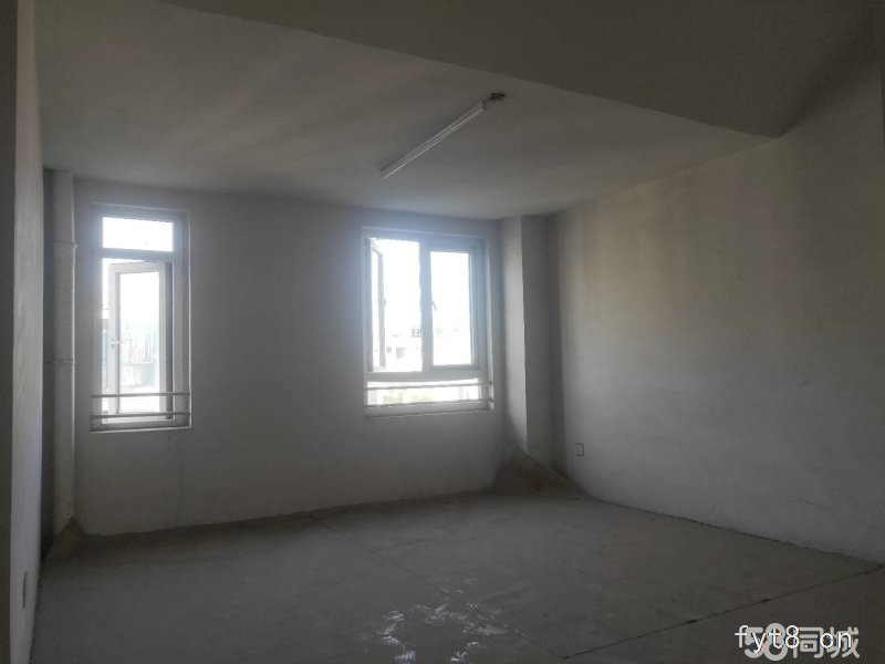 城市花园五复六 契税满五 实用面积180平方 看房有钥匙