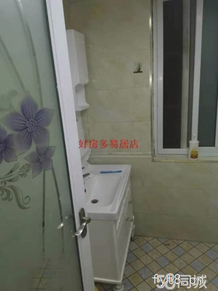 天筑广场小三房,72万中间楼层,装修好,满二税费低!