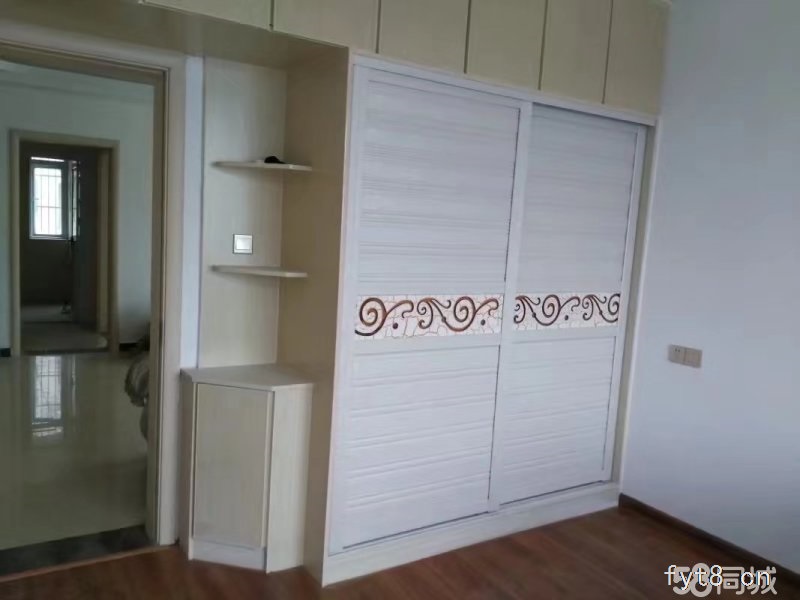 城市花园电梯房125平精装